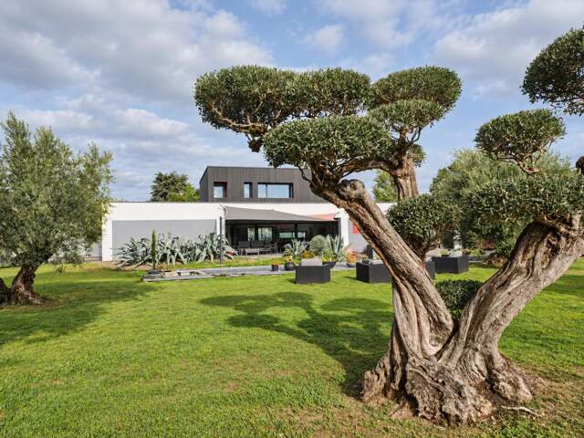 Maison de 6 pièces d' environ 270 m² à Fontenay-le-Comte — photo du bien