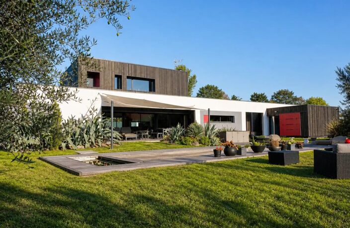 Maison de 6 pièces d' environ 270 m² à Fontenay-le-Comte — photo 4