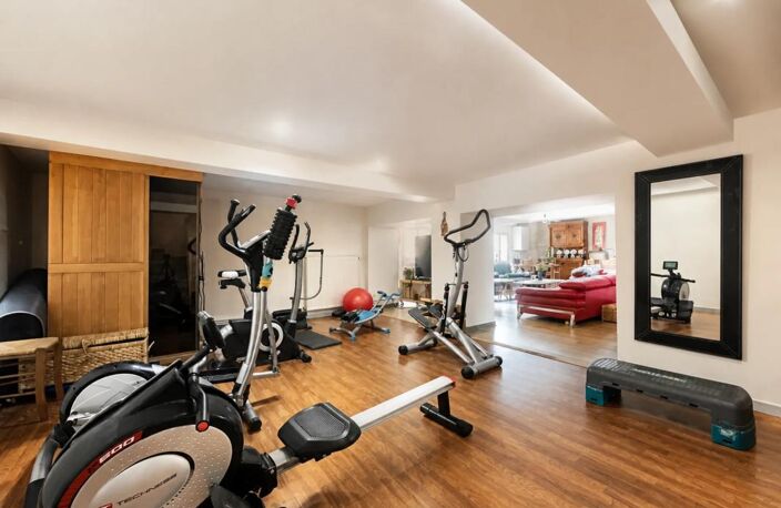 Appartement de 6 pièces de 252 m² à Saint-Étienne — photo 5