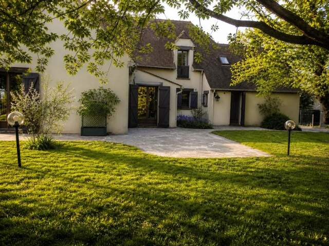Maison de 7 pièces de 240 m² à Guermantes — photo du bien