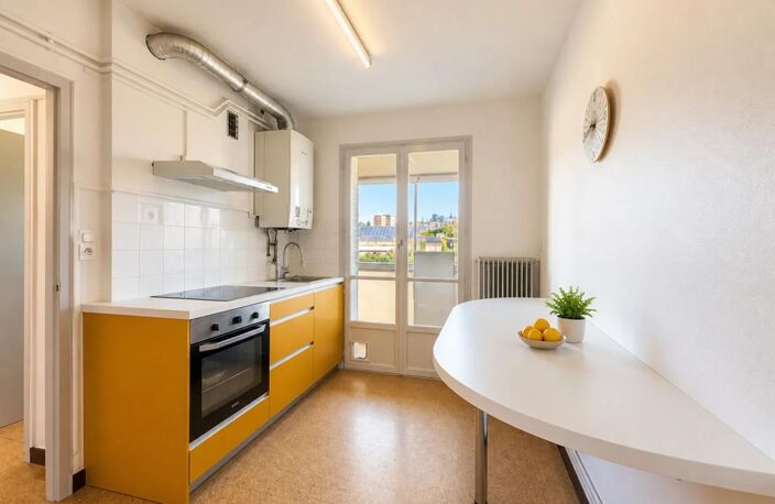 Appartement de 4 pièces de 67 m² situé à Alès — photo 2