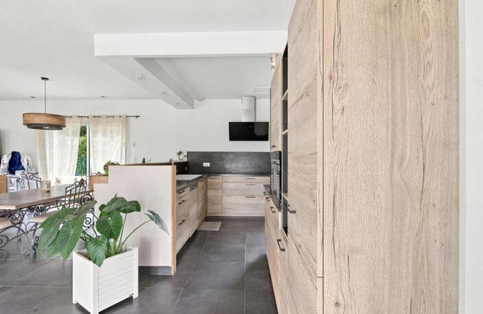 Maison familiale de 175 m² avec piscine à Chazay-d’Azergues — photo 5