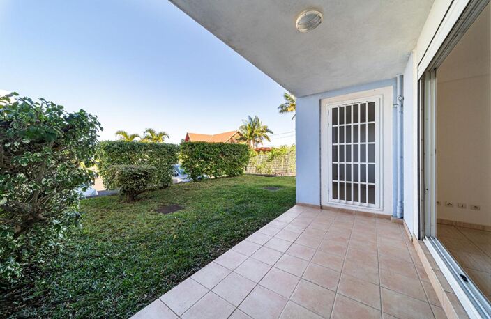 APPARTEMENT T3 NON MEUBLE - 69.35 m² - LE TAMPON — photo 2