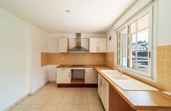 APPARTEMENT T3 NON MEUBLE - 69.35 m² - LE TAMPON — photo 5