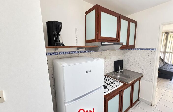 ORPI BOUCAN CANOT – Studio avec terrasse et parking, à deux pas de la plage — photo 3