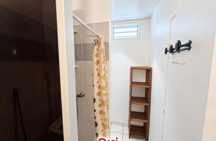 ORPI BOUCAN CANOT – Studio avec terrasse et parking, à deux pas de la plage — photo 4