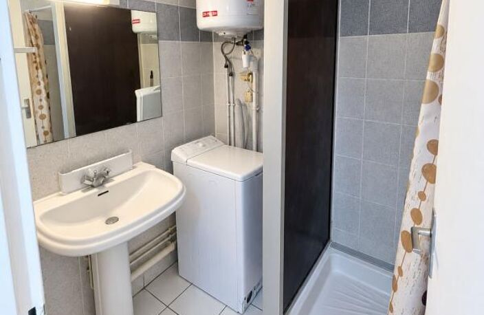 ORPI BOUCAN CANOT – Studio avec terrasse et parking, à deux pas de la plage — photo 5