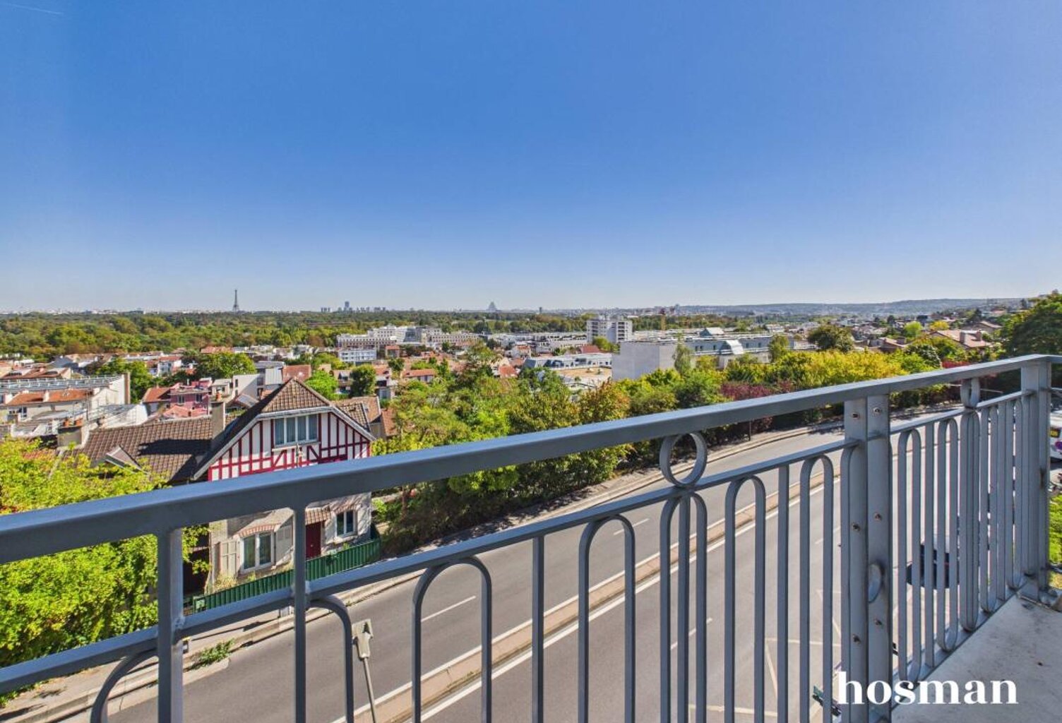 Appartement 4 pièces de 79 m² avec balcon, vue Tour Eiffel sur le Boulevard Henri Sellier, Suresnes — photo 1