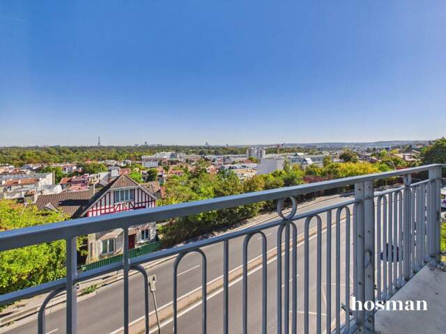 Appartement 4 pièces de 79 m² avec balcon, vue Tour Eiffel sur le Boulevard Henri Sellier, Suresnes — photo du bien