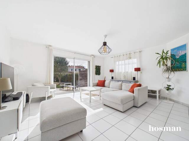 Maison de plain pied de 104 m2 avec 3 chambres, jardin et 2 places de stationnement - Pont Saint Martin — photo du bien