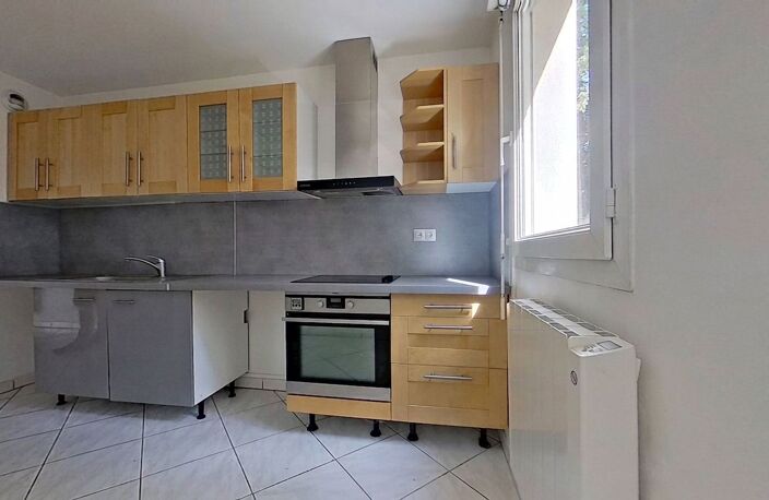 Lyon 9 Plateau St Rambert, Beau T4 96m², balcon 10m² — photo 3