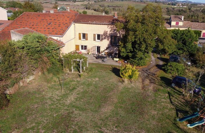 Tartaras : maison avec 2 500 m² de terrain plat et vue dégagée — photo 3