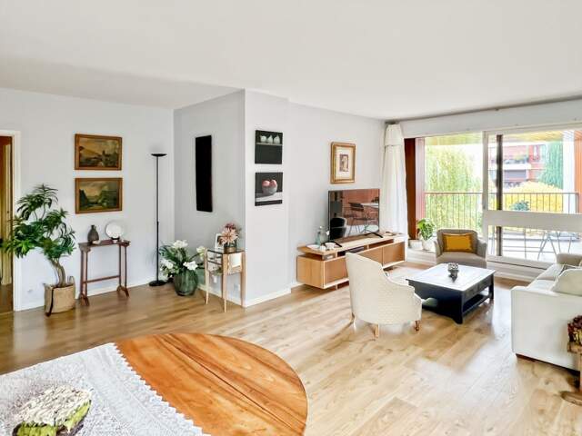 Appartement À Vendre — photo du bien