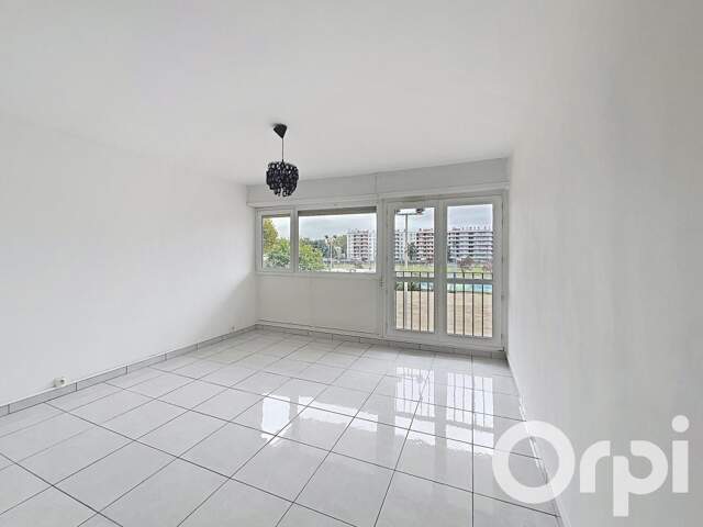 A louer au 104 Rue du 04 Août 1789 à Villeurbanne — photo du bien