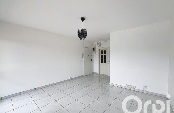 A louer au 104 Rue du 04 Août 1789 à Villeurbanne — photo 2