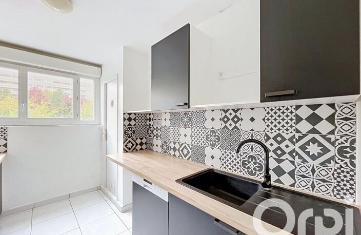 A louer au 104 Rue du 04 Août 1789 à Villeurbanne — photo 3