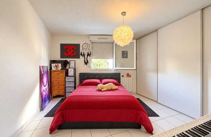 LUNEL Appartement T2 - Balcon - Parking — photo 4