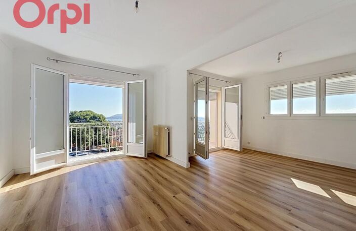 Appartement À Vendre T3 LA SEYNE SUR MER - VUE MER — photo 2