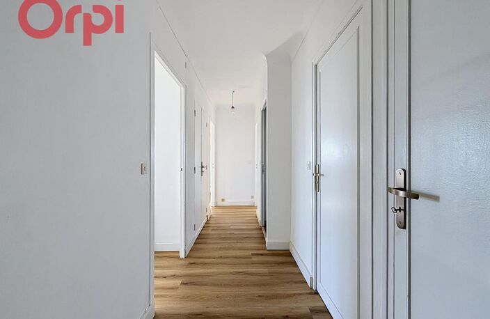 Appartement À Vendre T3 LA SEYNE SUR MER - VUE MER — photo 5