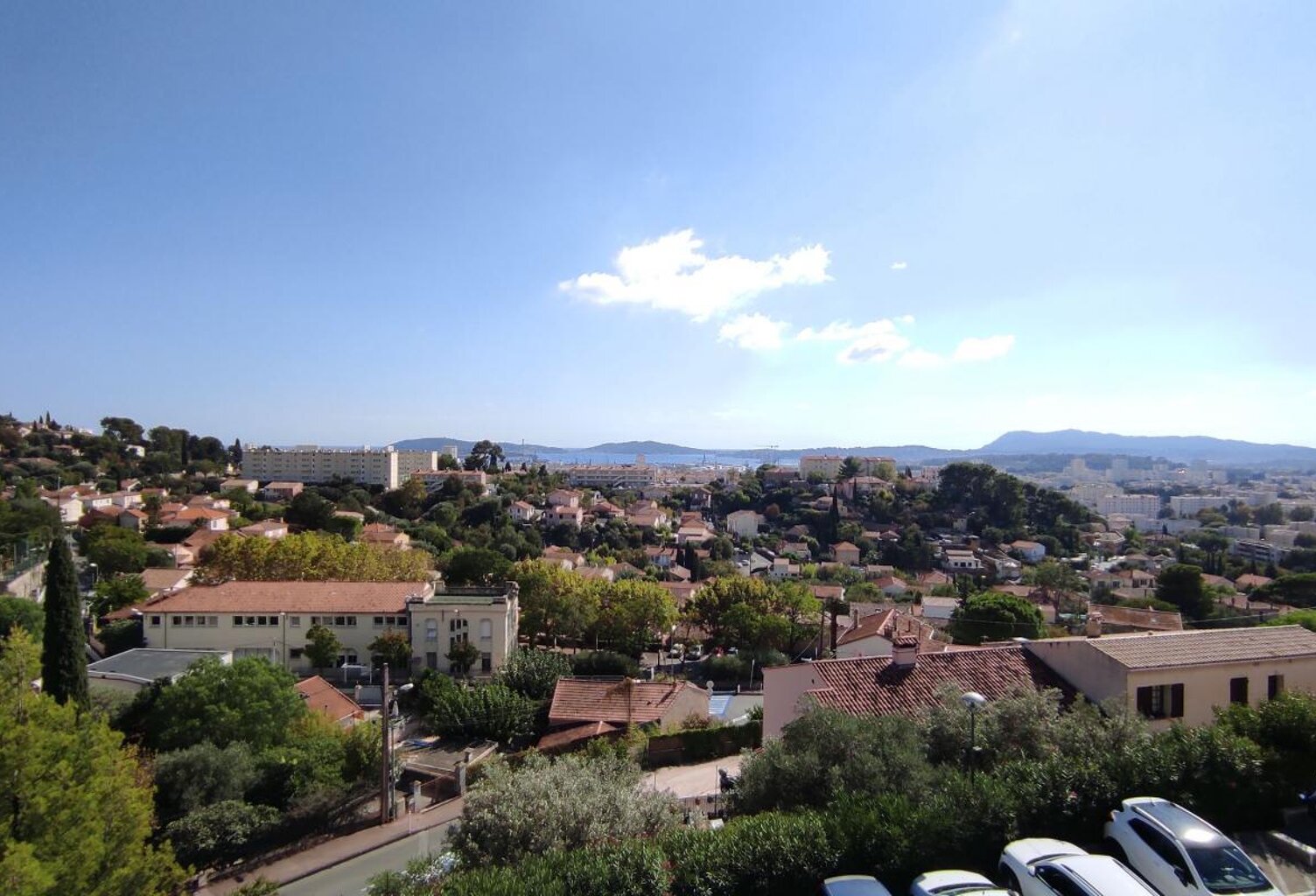 A louer TOULON Fort Rouge, Appartement type 3 - Vue mer - Balcon - cave — photo 1