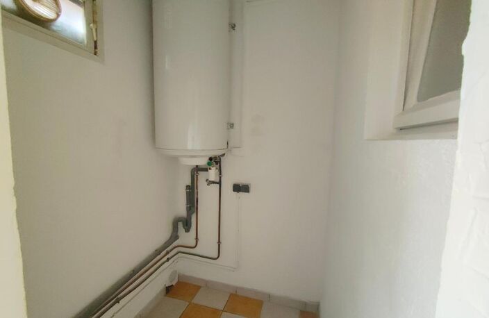 A louer TOULON Fort Rouge, Appartement type 3 - Vue mer - Balcon - cave — photo 4