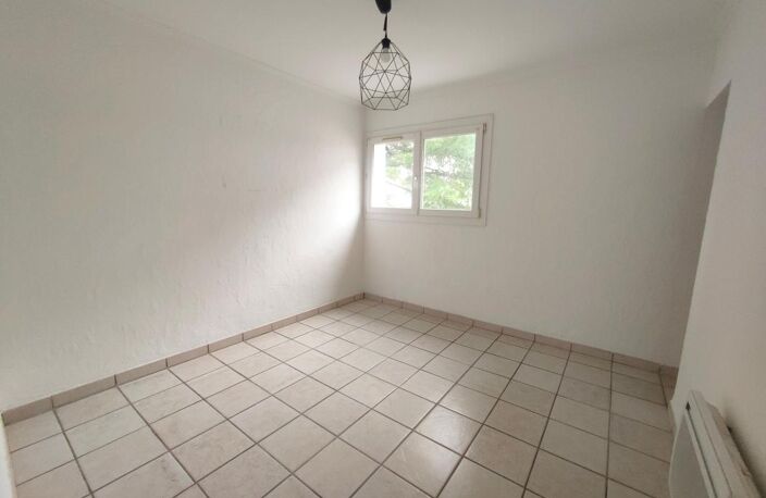 A louer TOULON Fort Rouge, Appartement type 3 - Vue mer - Balcon - cave — photo 5