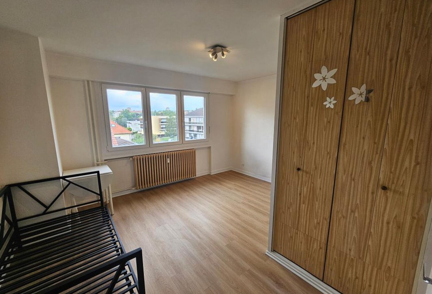 Metz, avenue de Strasbourg : studio rénové vendu loué, avec cave — photo 1