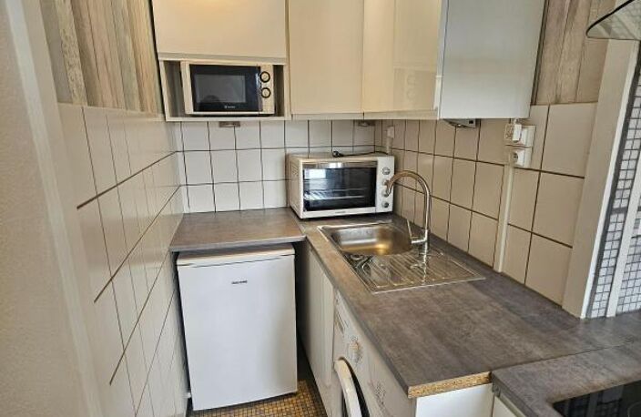 Metz, avenue de Strasbourg : studio rénové vendu loué, avec cave — photo 3