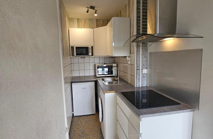 Metz, avenue de Strasbourg : studio rénové vendu loué, avec cave — photo 4