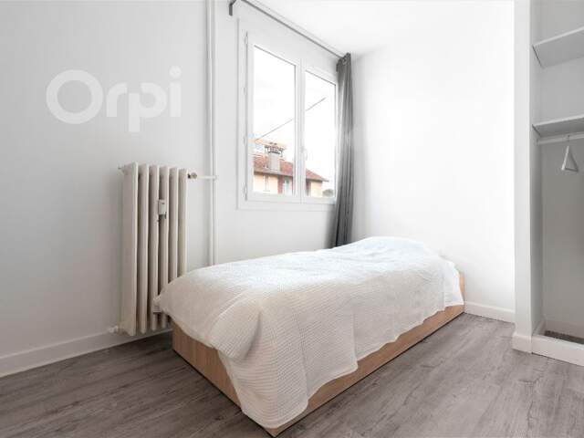 CHAMBÉRY - Chambre en colocation de 12.40 m2 avec parties communes — photo du bien