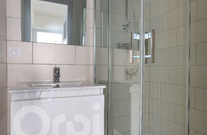 CHAMBÉRY - Chambre en colocation de 12.40 m2 avec parties communes — photo 3