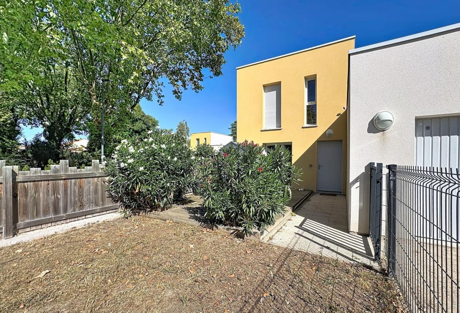 RIOM Maison 3 chambres Terrain Carport — photo 1