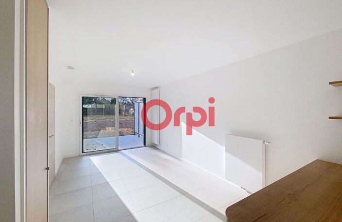 Appartement avec terrasse, jardin, cave et un stationnement en sous-sol — photo 2