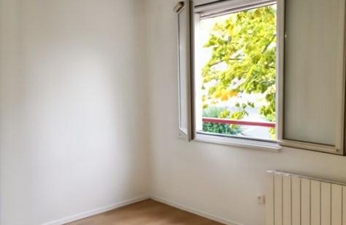 A la location T2 non meublé avec parking quartier Cote Pavé — photo 3