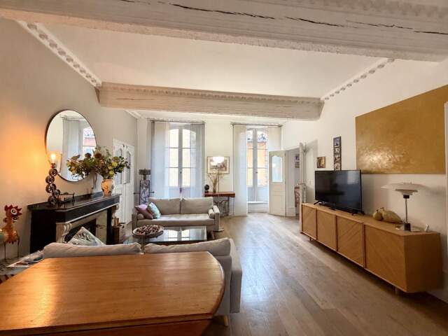 Appartement À Vendre — photo du bien