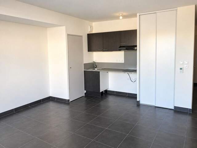 Appartement À Vendre — photo du bien