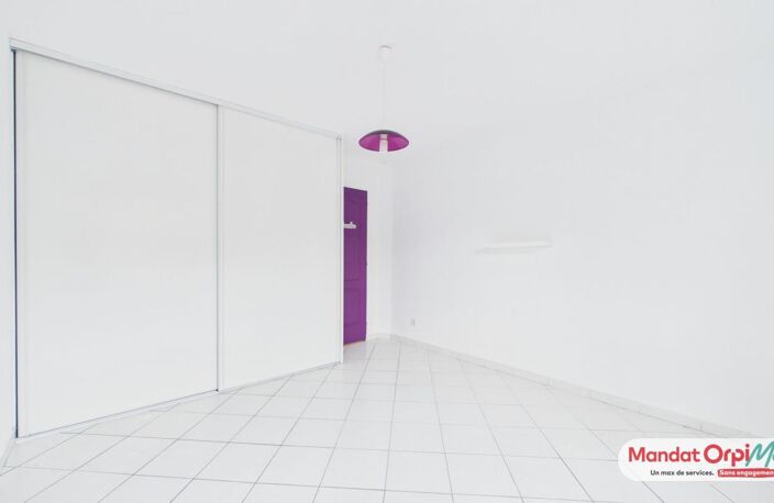 Appartement À Vendre REIMS CENTRE VILLE — photo 3