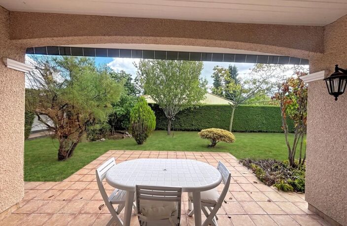 Colomiers (Parc du Garroussal) - Maison de plain pied T5 avec garage, parking et jardin de 775 m² — photo 4