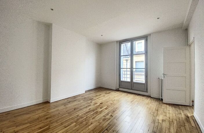 Vivre tout à pied au cœur de Blois : le grand appartement familial et modulable qu'il vous faut ! 🏙️✨ — photo 2