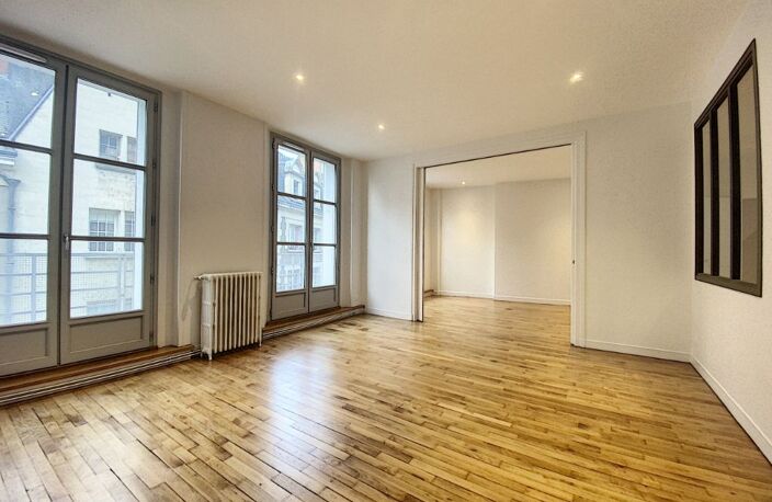Vivre tout à pied au cœur de Blois : le grand appartement familial et modulable qu'il vous faut ! 🏙️✨ — photo 3