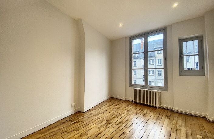 Vivre tout à pied au cœur de Blois : le grand appartement familial et modulable qu'il vous faut ! 🏙️✨ — photo 4