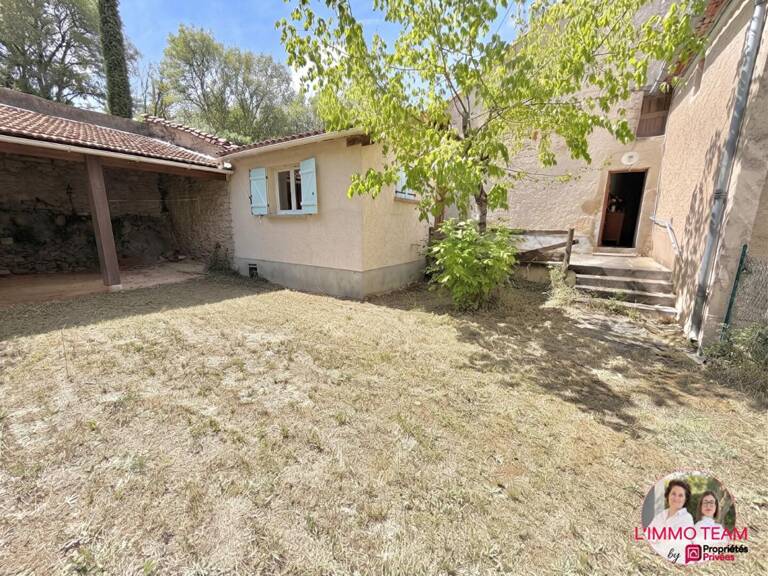 Maison en pierre à rénover avec jardin — photo 1