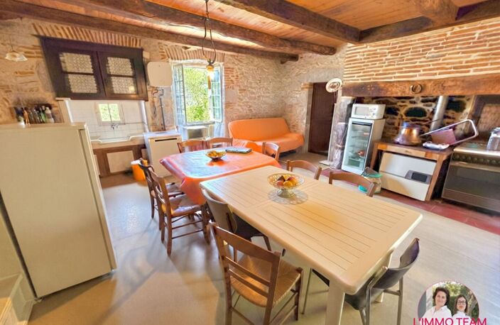 Maison en pierre à rénover avec jardin — photo 4
