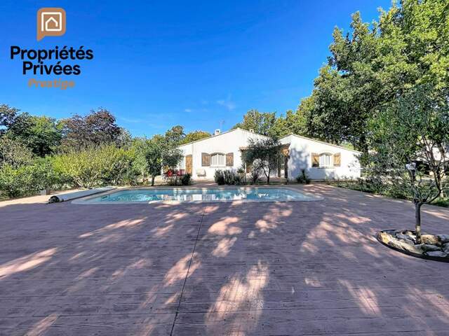 Villa 138 m², terrain plat 2 500 m², piscine et garage - Nans-les-Pins — photo du bien