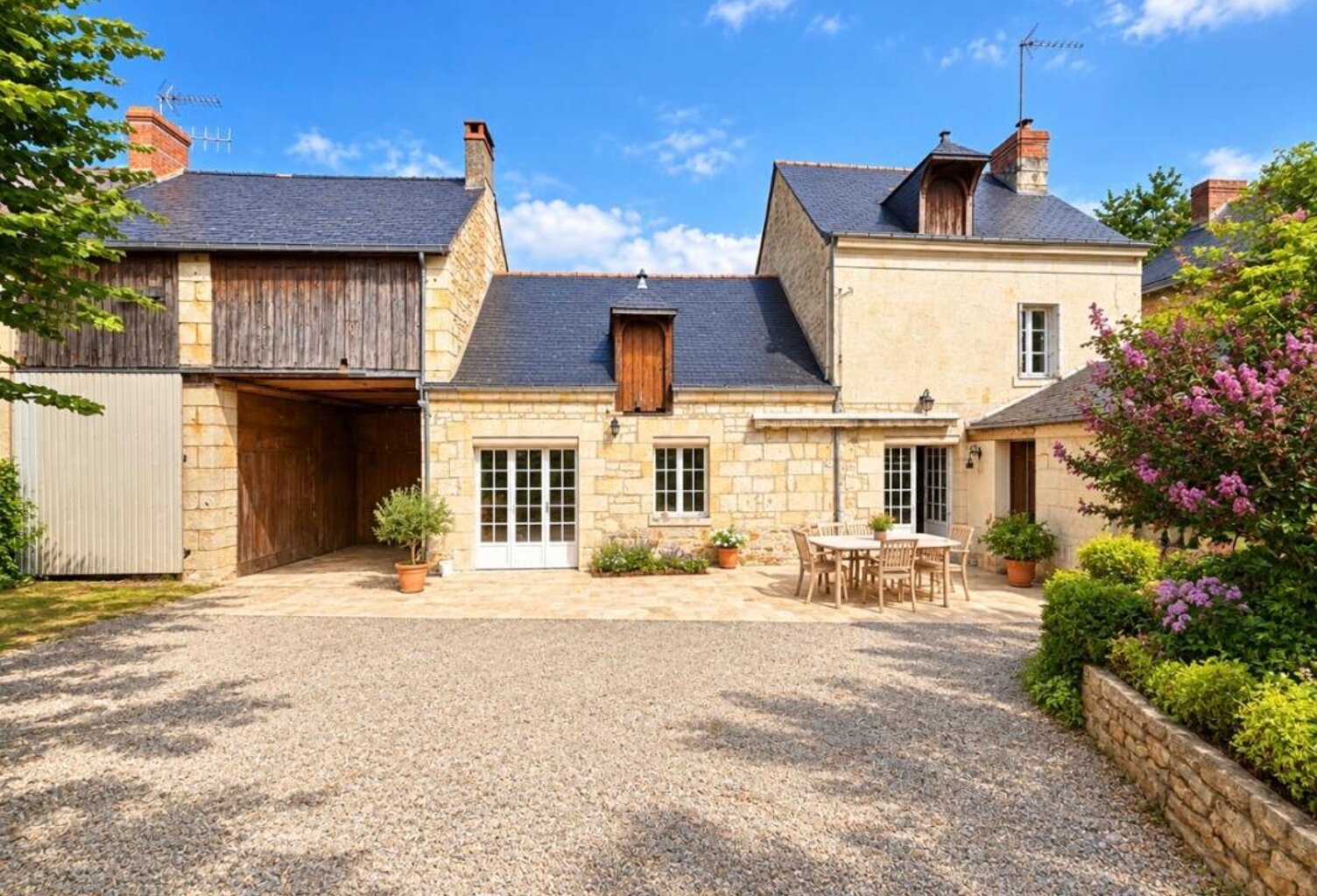Maison Gennes Val De Loire 5 pièce(s) 105 m2 + Maison supplémentaire à restaurer — photo 1