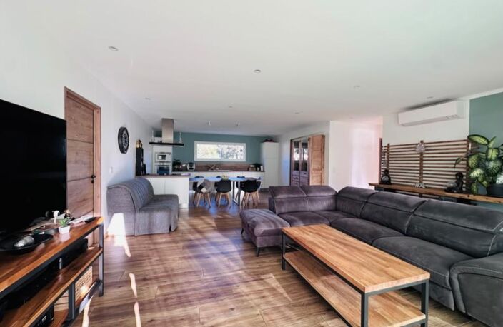 GHISONACCIA- Magnifique villa avec piscine sur terrain de 1300 m2 — photo 4