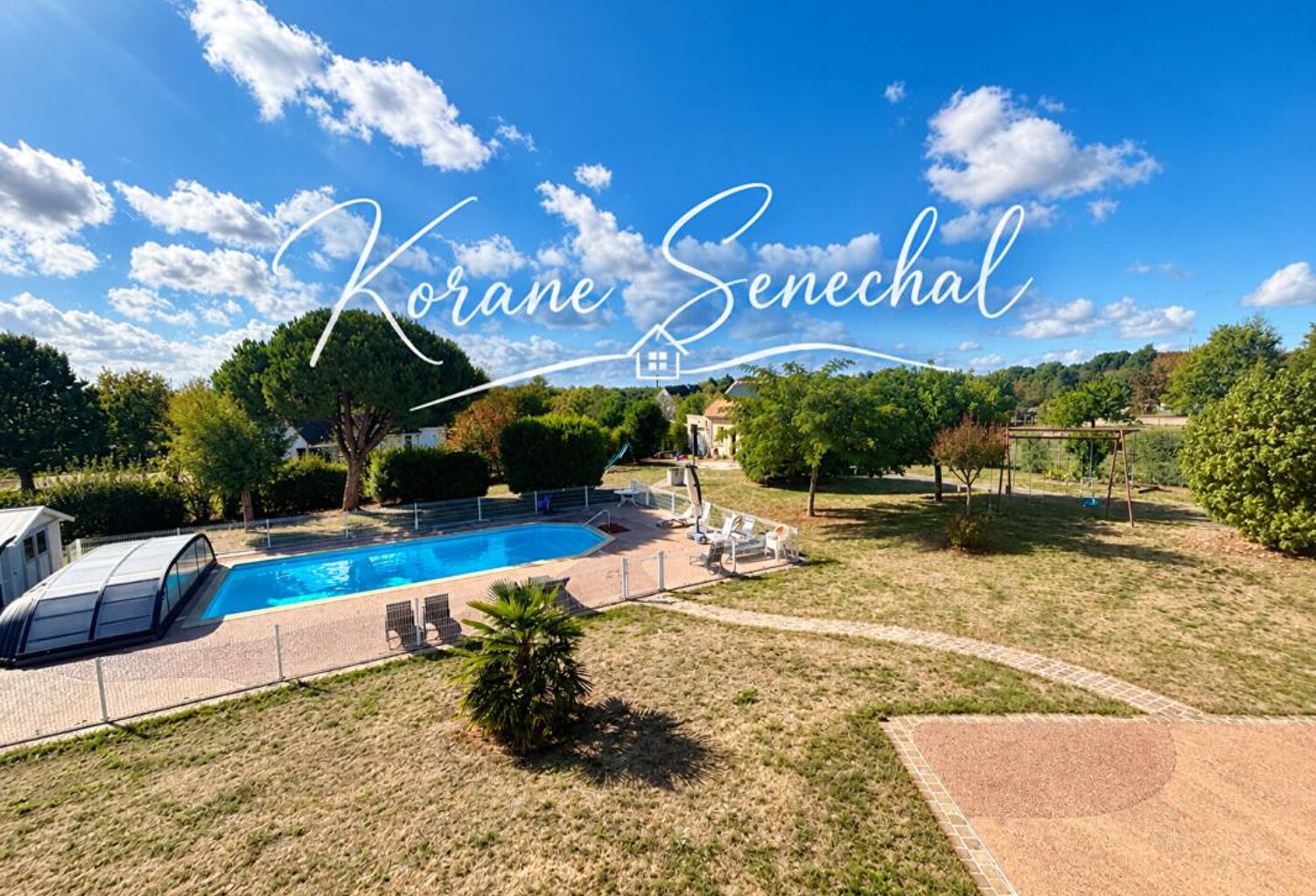 EN EXCLUSIVITÉ  Grande maison de 325 m² avec piscine, double garage et terrain de 4 784 m² — photo 1