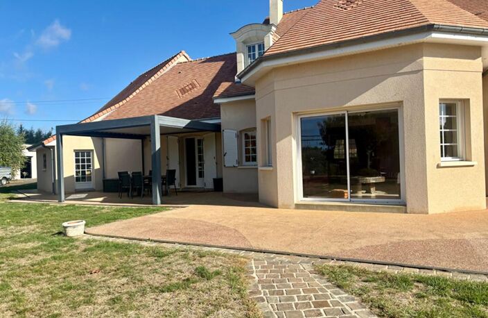 EN EXCLUSIVITÉ  Grande maison de 325 m² avec piscine, double garage et terrain de 4 784 m² — photo 3