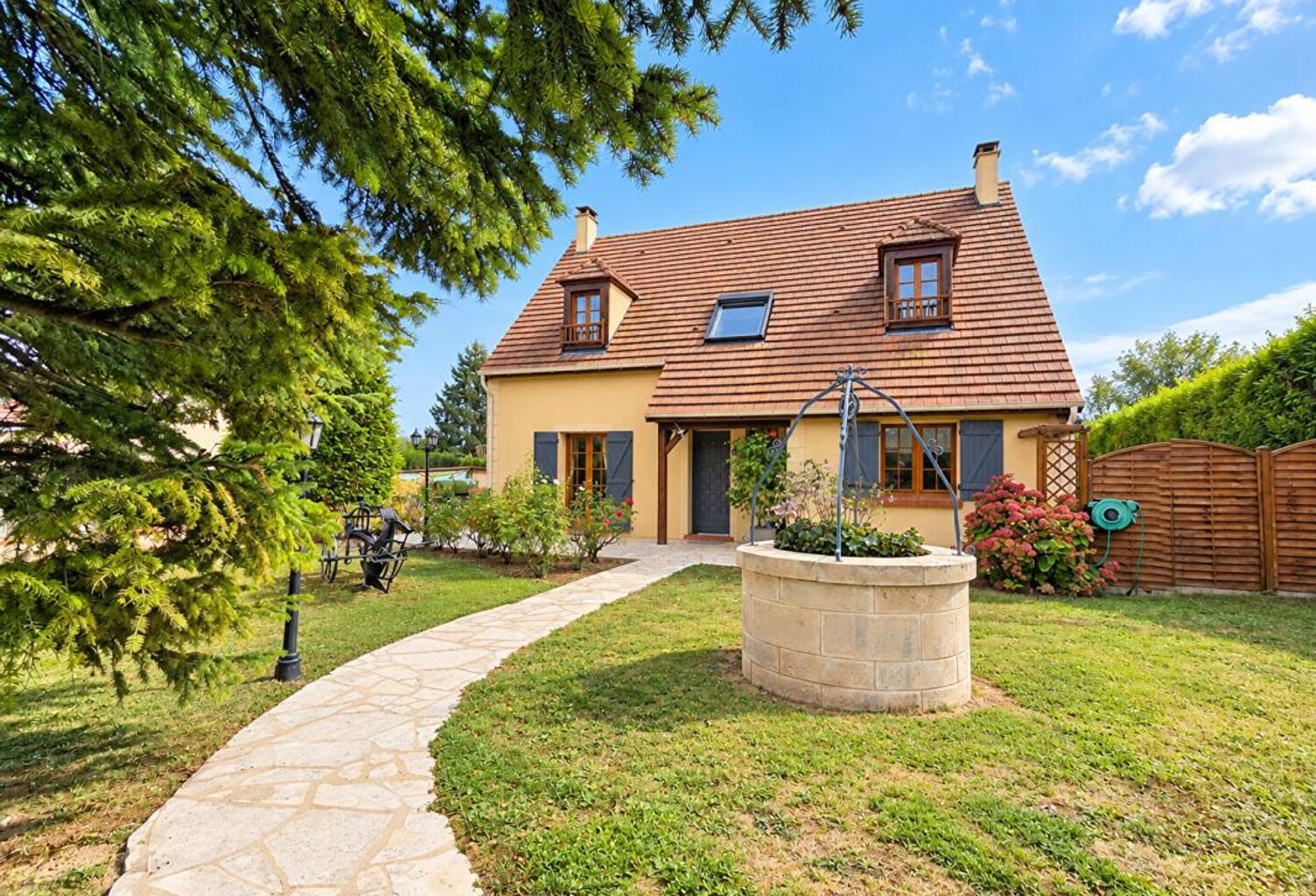 Maison Ecquevilly 6 pièce(s) 180 m2 — photo 1