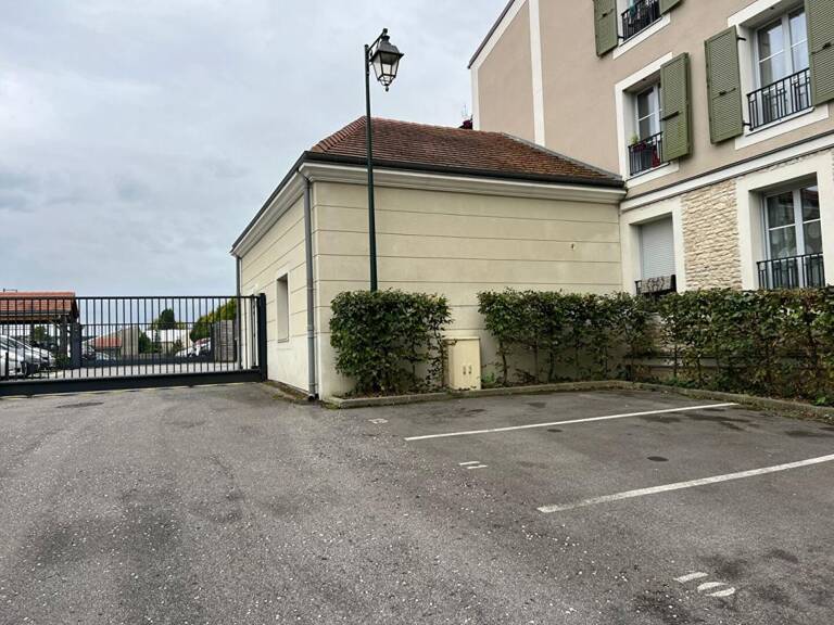 Place de parking Bièvres — photo 1